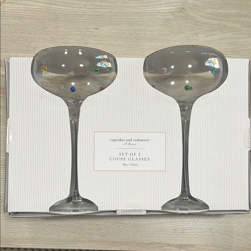 NWT-Cupcakes & Cashmere Polka Dot Coupe Glasses Set of Two - Picture 2 of 3